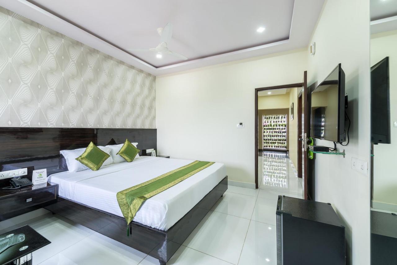 Treebo Greenwood Premier Suites, Old Airport Road Bangalore Exterior foto