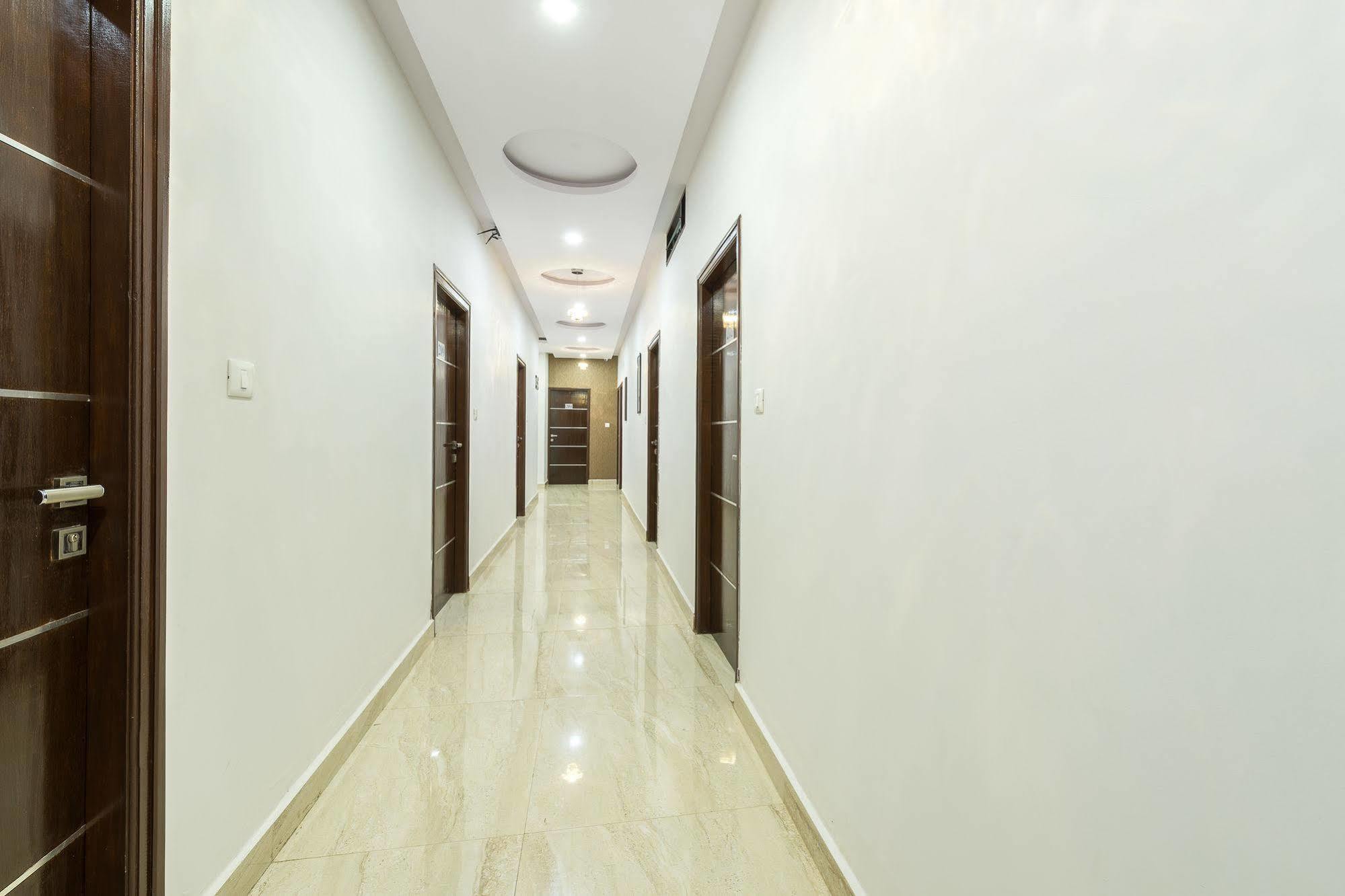 Treebo Greenwood Premier Suites, Old Airport Road Bangalore Exterior foto